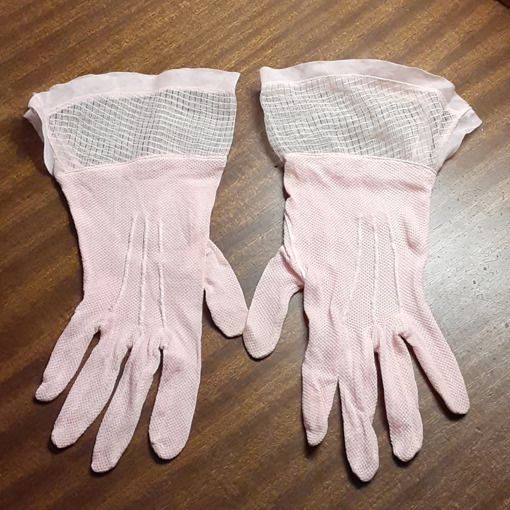 Vintage 1950s Pink Mesh Cuff Gloves Sz. Small